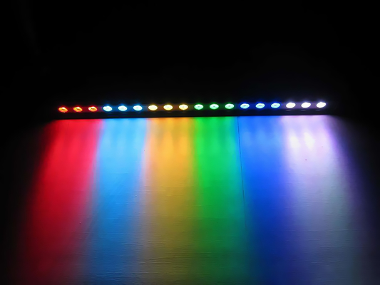 5000 มม เครื่องล้างผนังยืดหยุ่น RGBW สาย LED ซิลิโคนยืดหยุ่น สําหรับ KTV หรือภูมิทัศน์